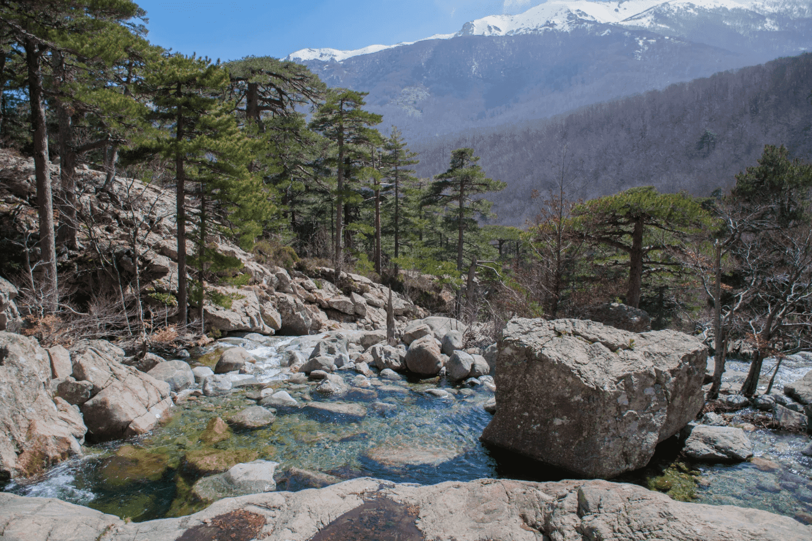 Randonnée avec paysage sublime à Olmeto