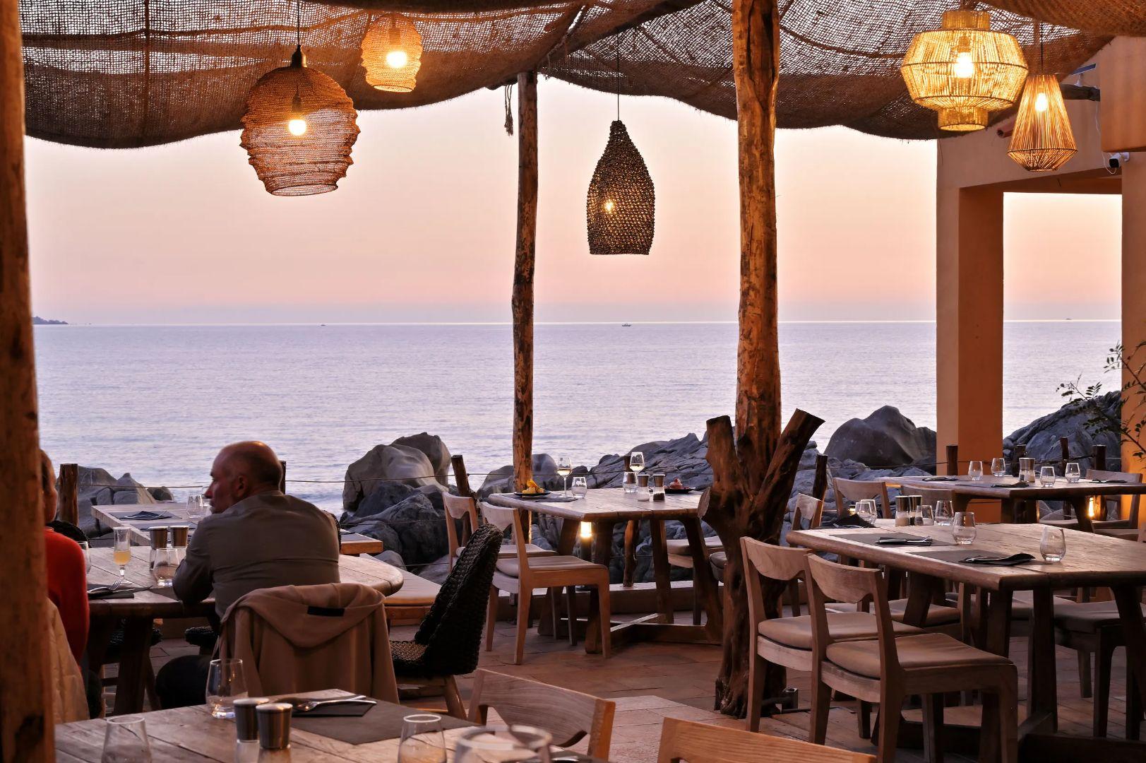 Restaurant avec vue sur la mer à Olmeto plage