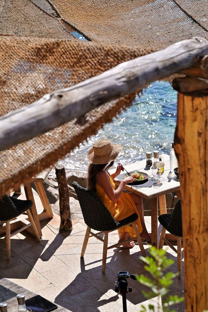 Location de villa à Olmeto avec restaurant en bord de plage