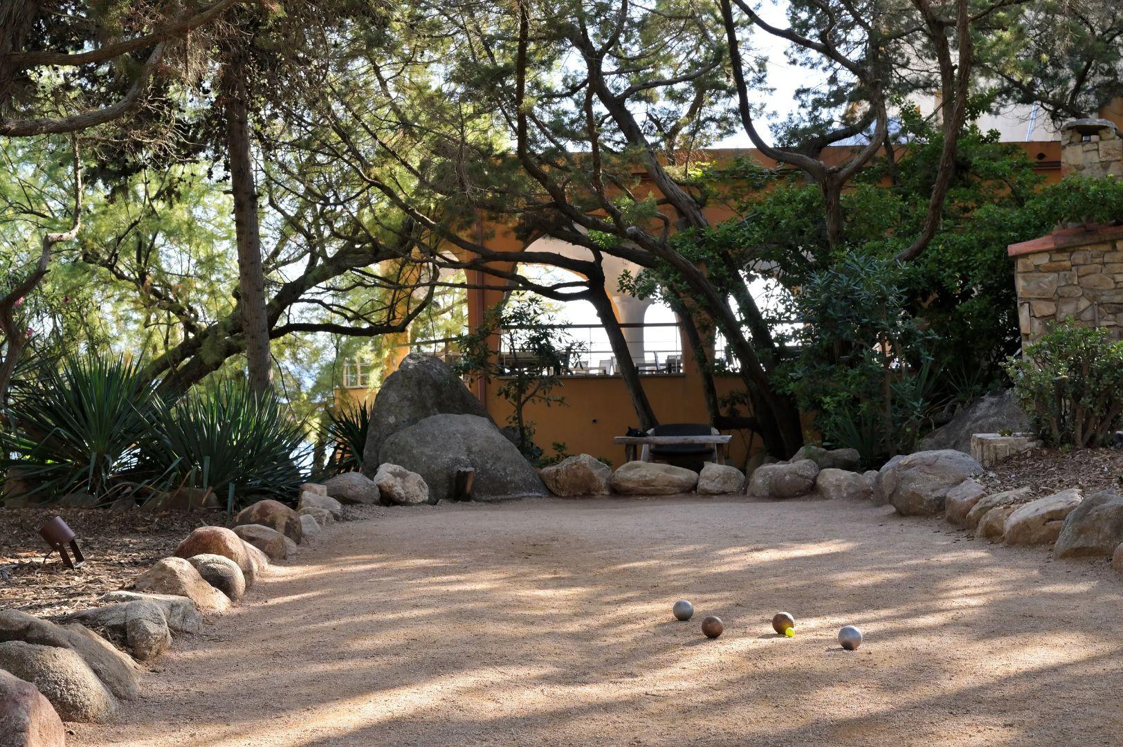 Location de vacances avec terrain de pétanque à Olmeto