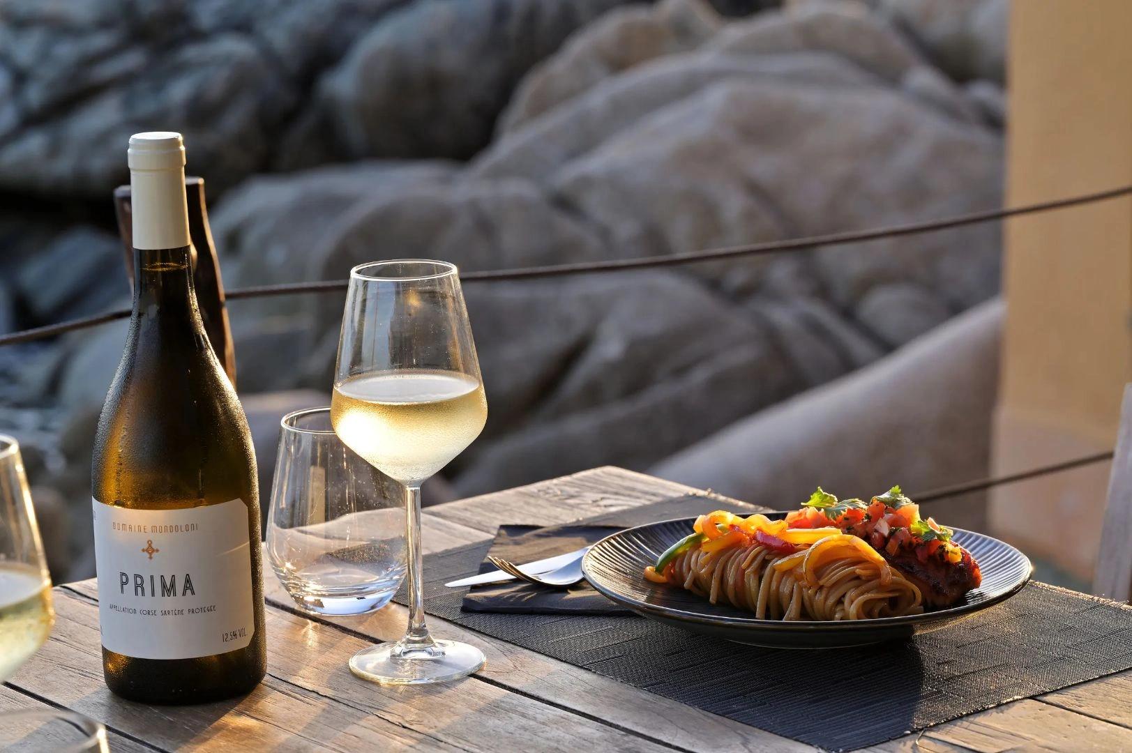 Restaurant avec un cadre idyllique en Corse-du-Sud